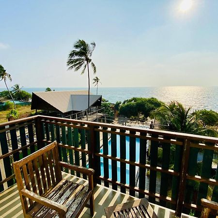 Saprin Beach Resort Uswetakeiyawa Ngoại thất bức ảnh