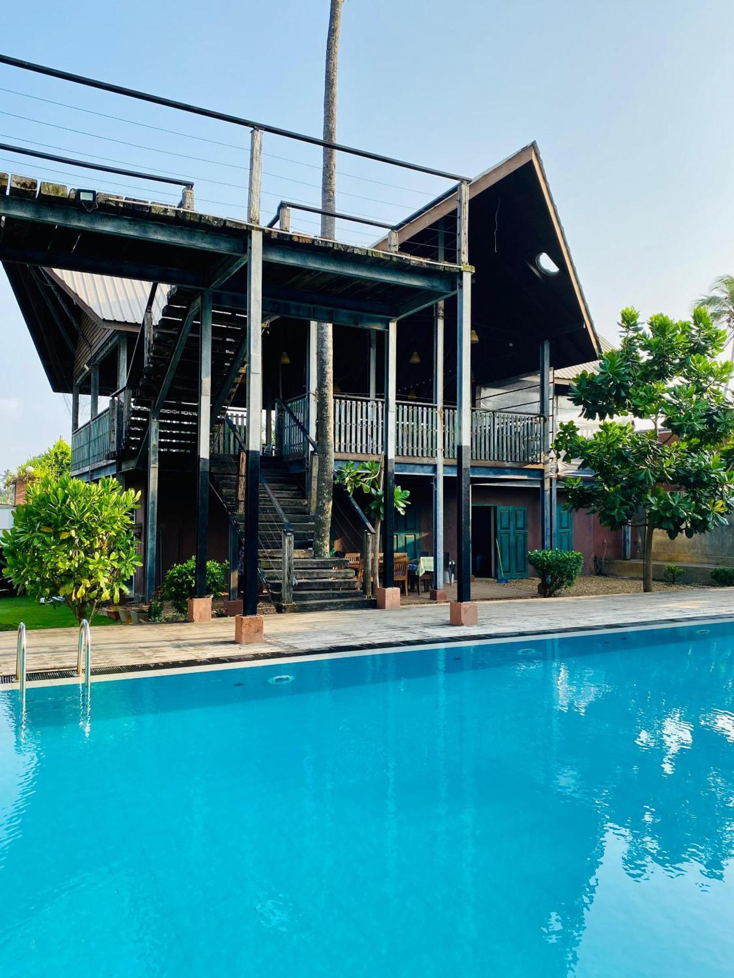 Saprin Beach Resort Uswetakeiyawa Ngoại thất bức ảnh