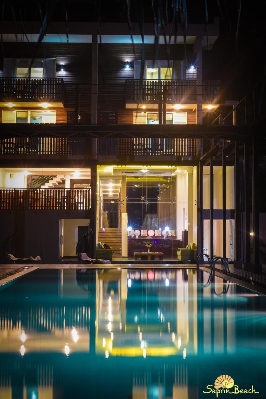 Saprin Beach Resort Uswetakeiyawa Ngoại thất bức ảnh