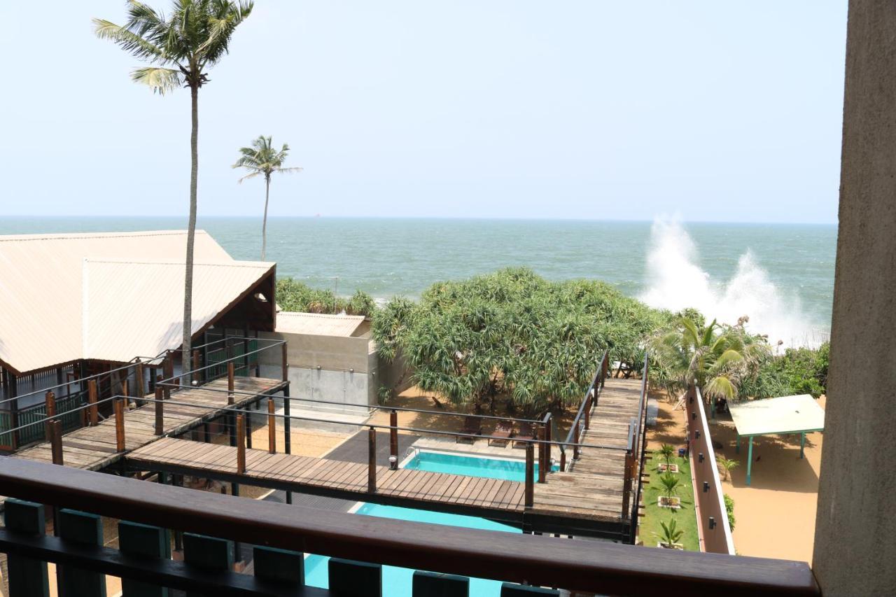 Saprin Beach Resort Uswetakeiyawa Ngoại thất bức ảnh