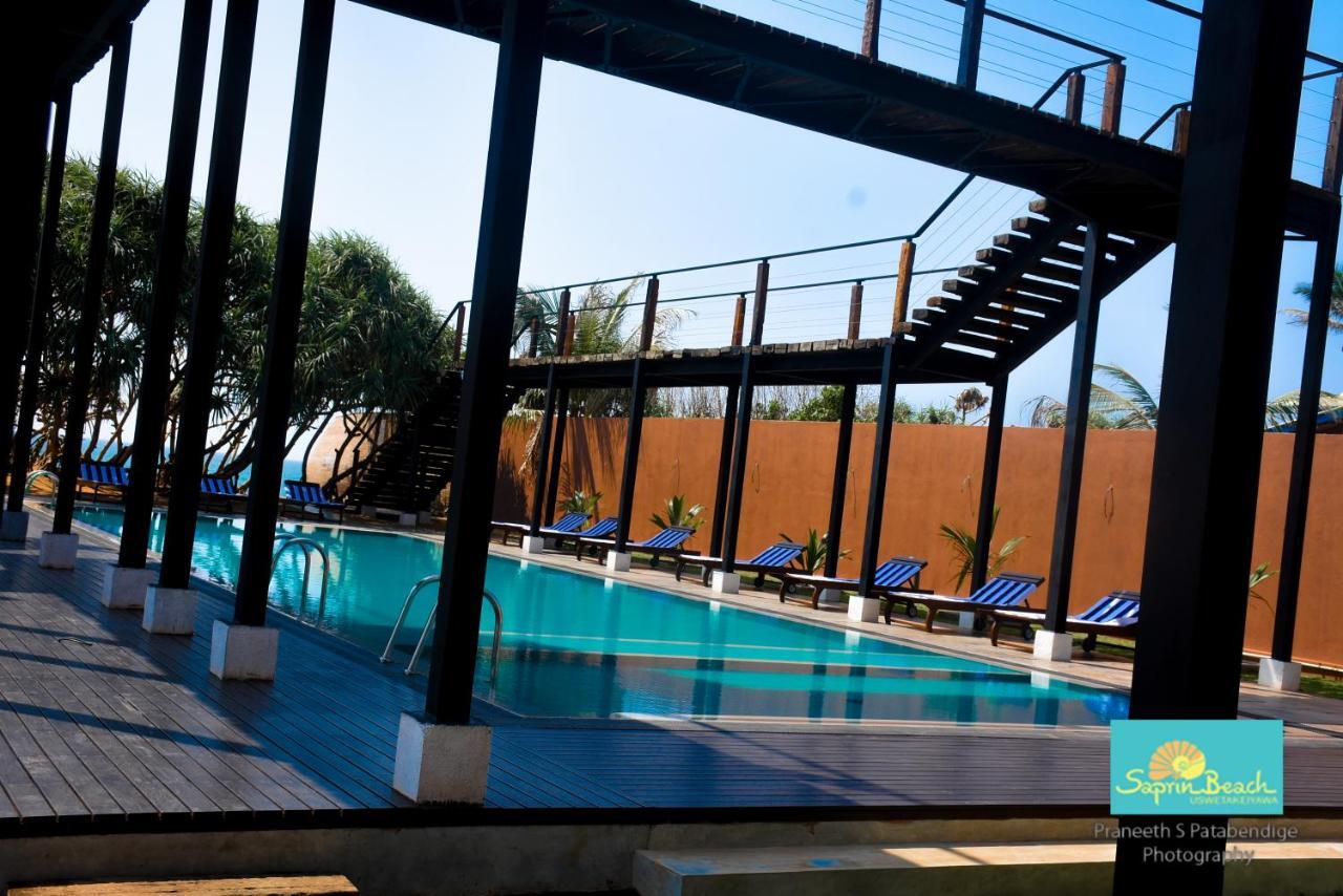 Saprin Beach Resort Uswetakeiyawa Ngoại thất bức ảnh